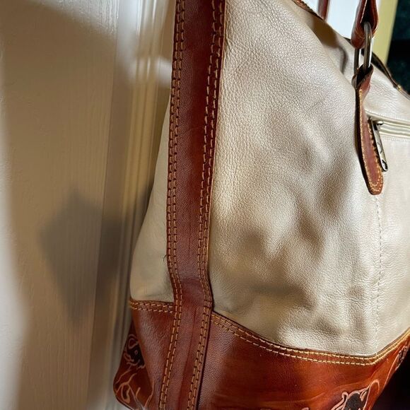 Beauty from Ashes leather shoulder bag made in SirLanka khaki & Tan tool prints - Picture 6 of 14